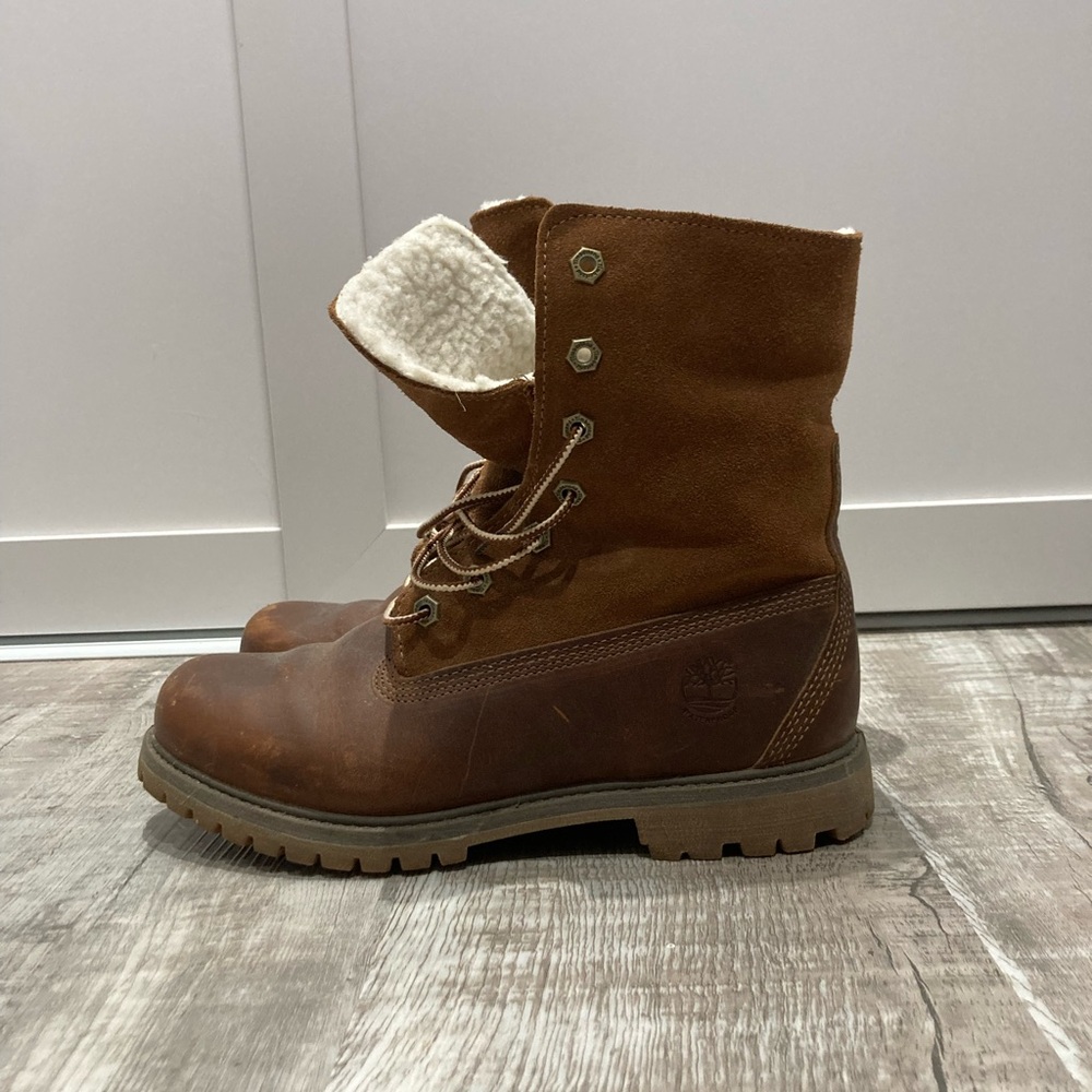 Women’s fleece-lined Timberland boots
